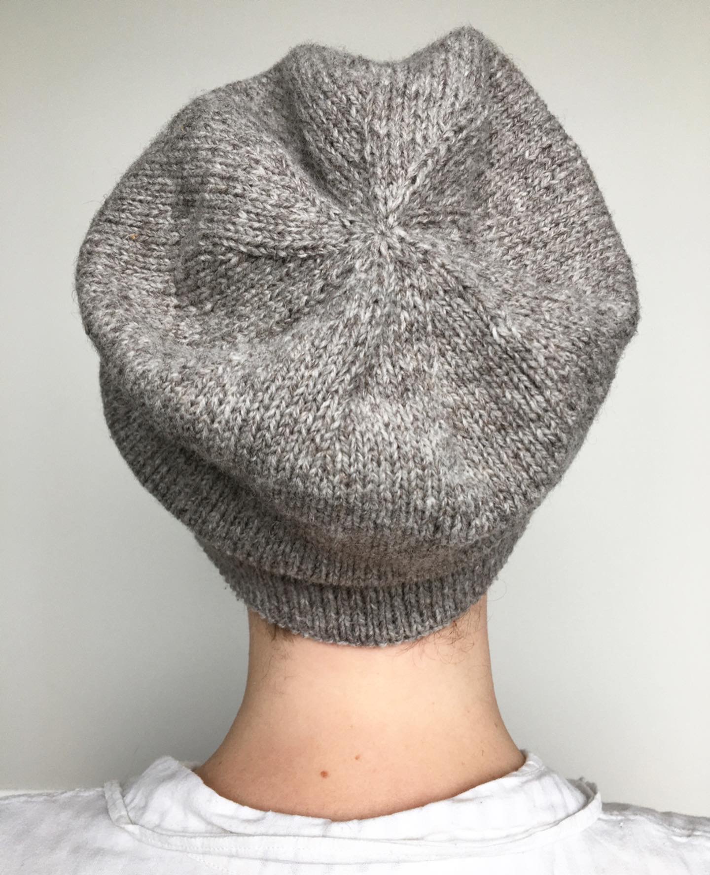 grey knitted beanie